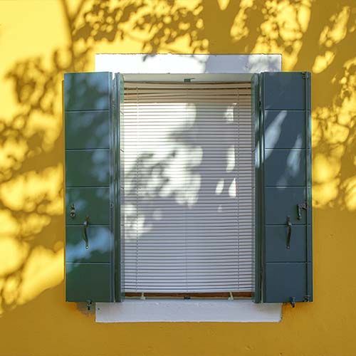 Servizi infissi a Foggia produzione infissi, persiane e opere in ferro, esposizione serramenti e porte Infissi Dimatteo